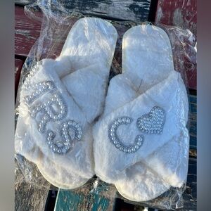 Bridal White Faux Fur Pearl Embellished Slide Slippers